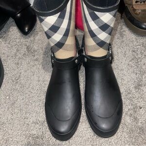 Women Burberry boots size 39